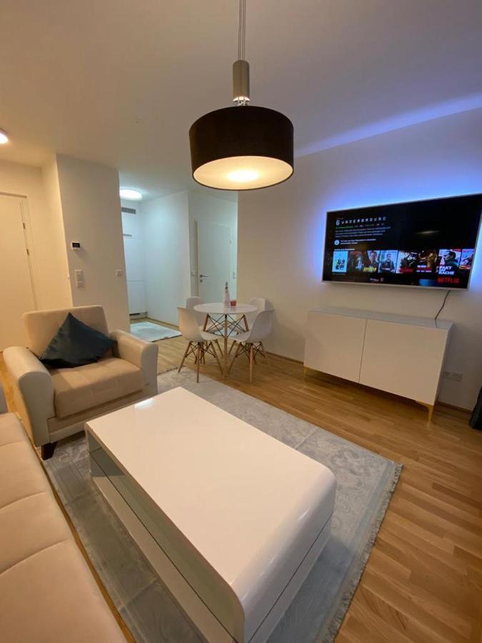 Feelhome Vienna, Subway U1 Kagran/Donauzentrum Ngoại thất bức ảnh