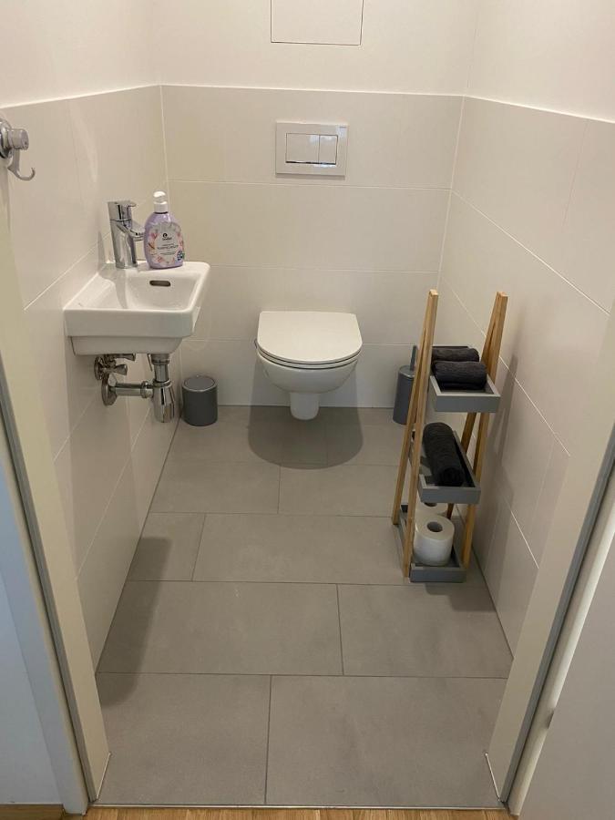 Feelhome Vienna, Subway U1 Kagran/Donauzentrum Ngoại thất bức ảnh