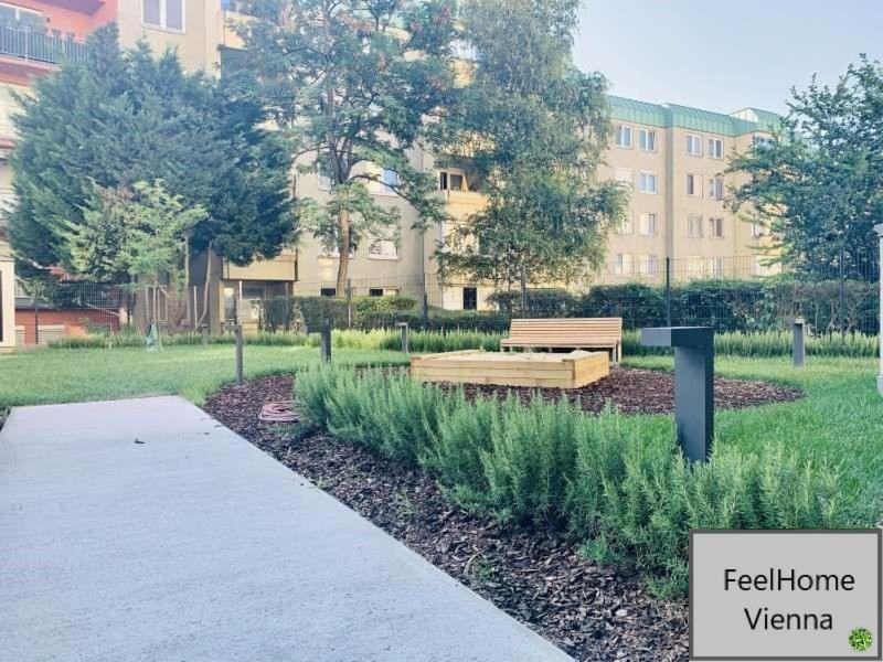 Feelhome Vienna, Subway U1 Kagran/Donauzentrum Ngoại thất bức ảnh